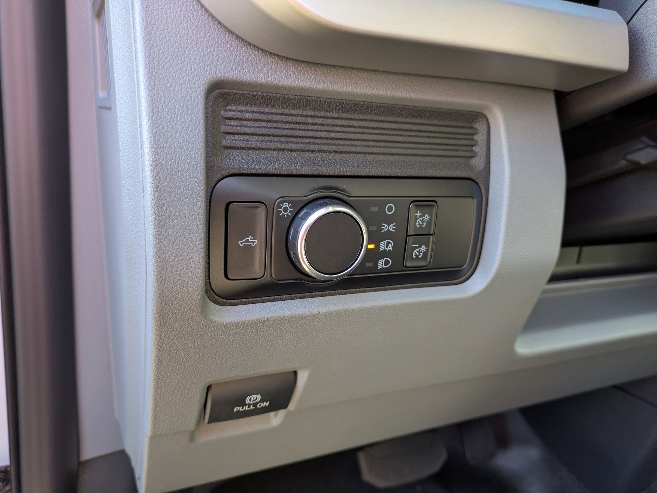 Certified 2025 Ford F250 XLT w/ F-250 >10K GVWR Package image 18