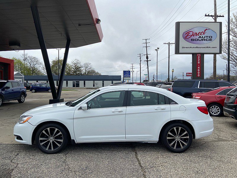Used 2012 Chrysler 200 S FWD image 1