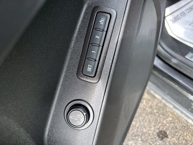 Used 2020 Chevrolet Equinox Premier w/ Premier Redline Edition FWD image 14