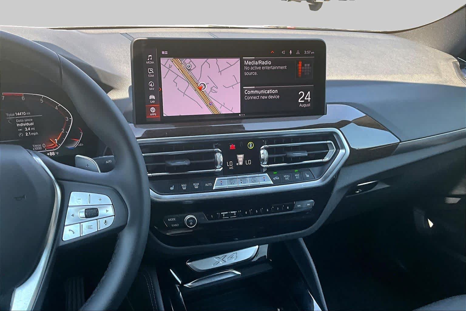 Used 2025 BMW X4 xDrive30i AWD/4WD image 6