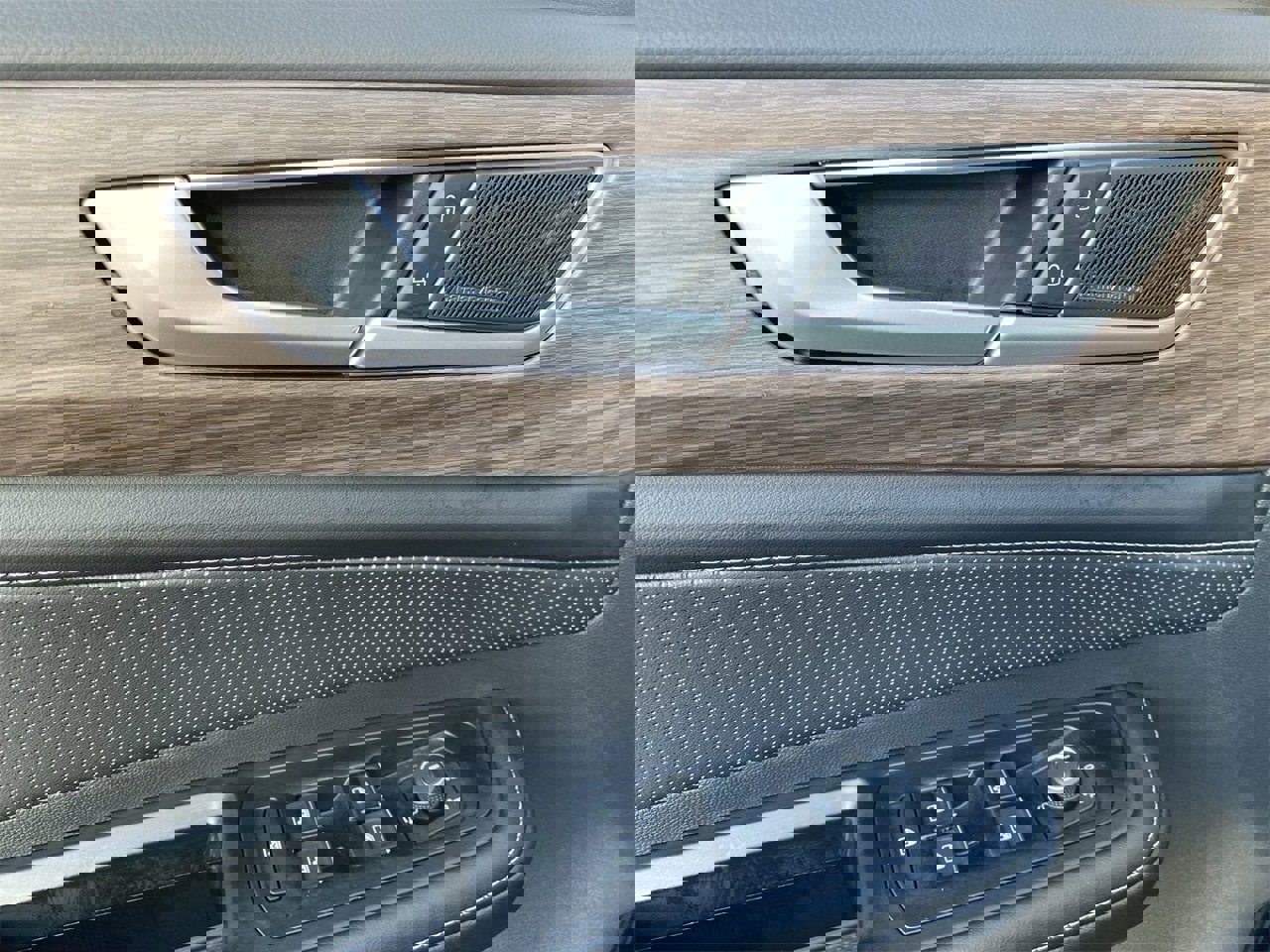 New 2026 Volkswagen Atlas SEL Premium R-Line image 17