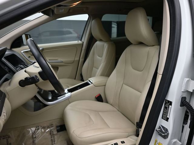 Used 2016 Volvo XC60 T6 w/ Proximity Package image 9