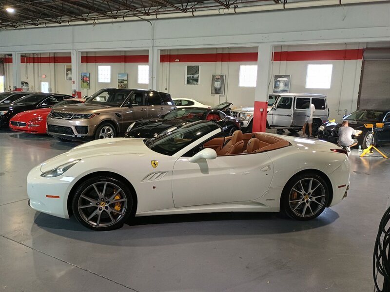 Used 2011 Ferrari California RWD image 2