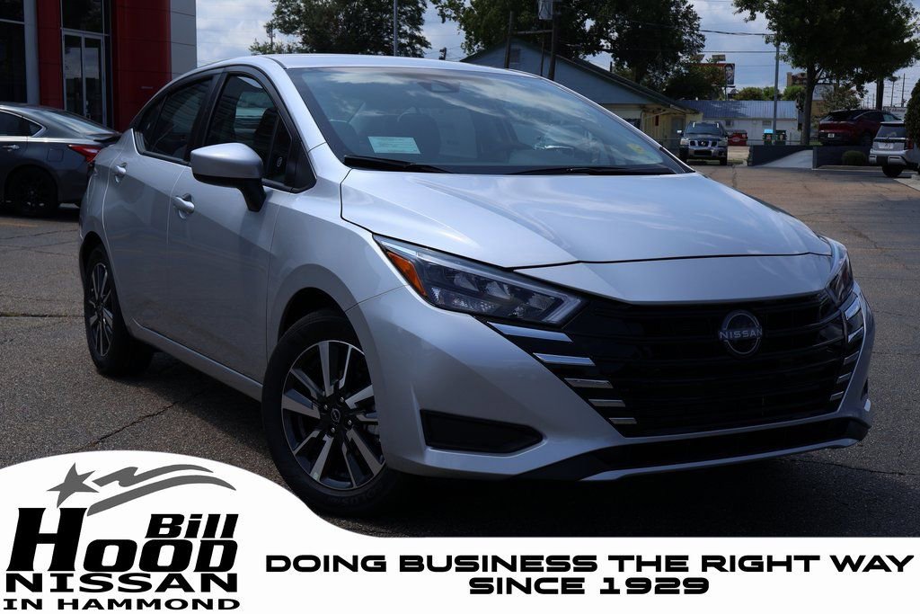 New 2025 Nissan Versa SV w/ Trunk Package