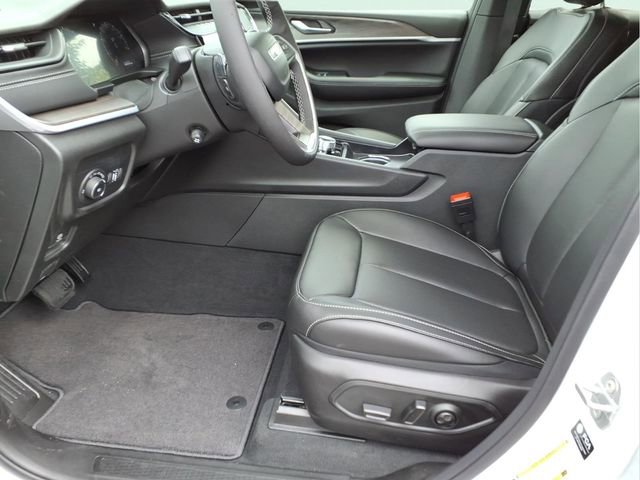 New 2026 Jeep Grand Cherokee L Limited AWD/4WD image 16