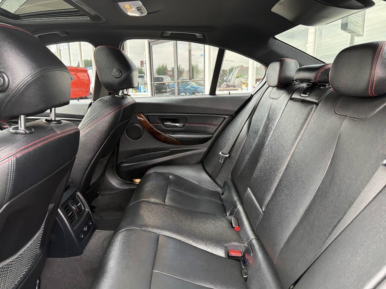 Used 2015 BMW 328d xDrive Sedan AWD/4WD image 23