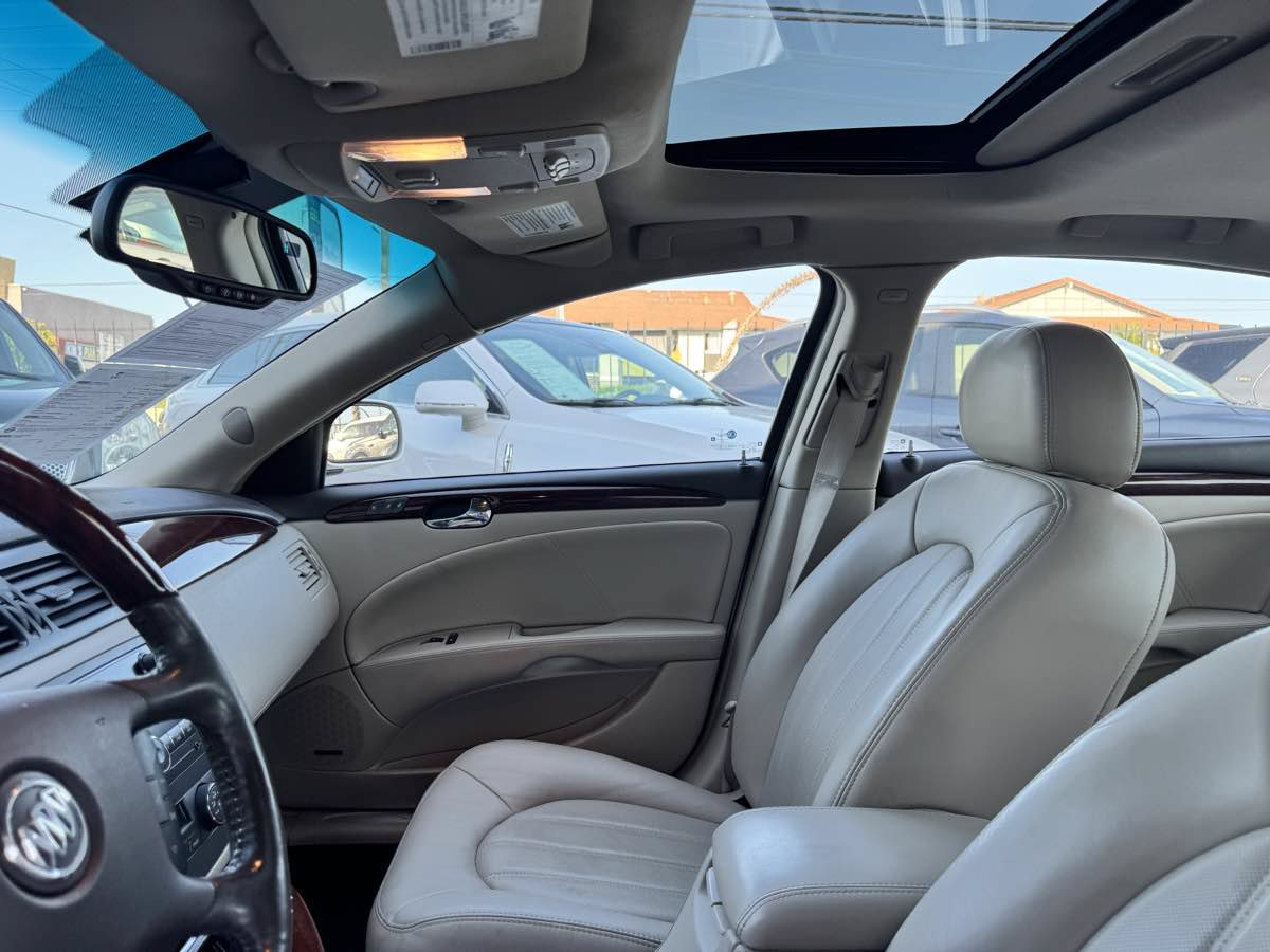 Used 2008 Buick Lucerne CXS FWD image 31