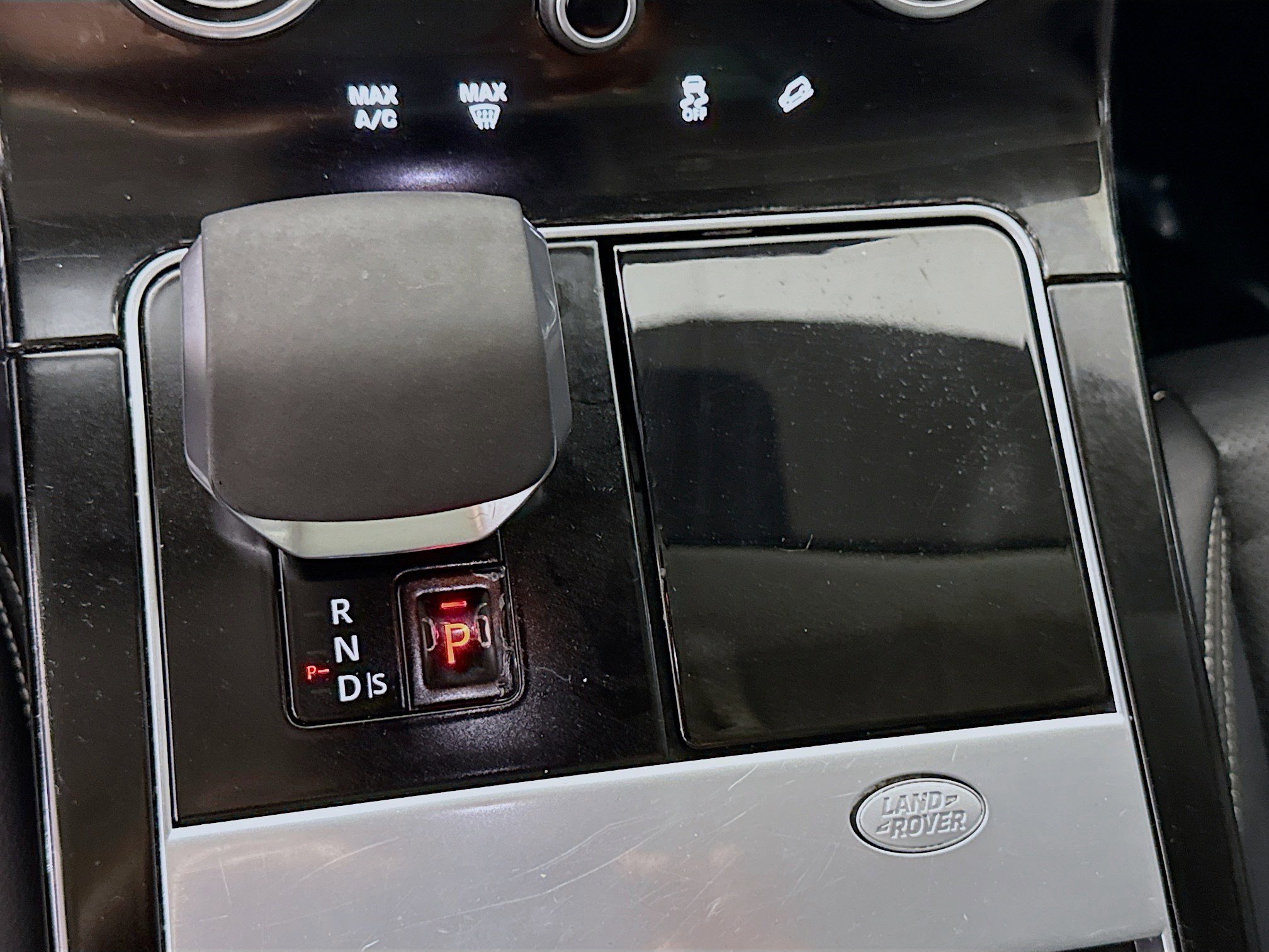 Used 2022 Land Rover Range Rover Velar S image 18