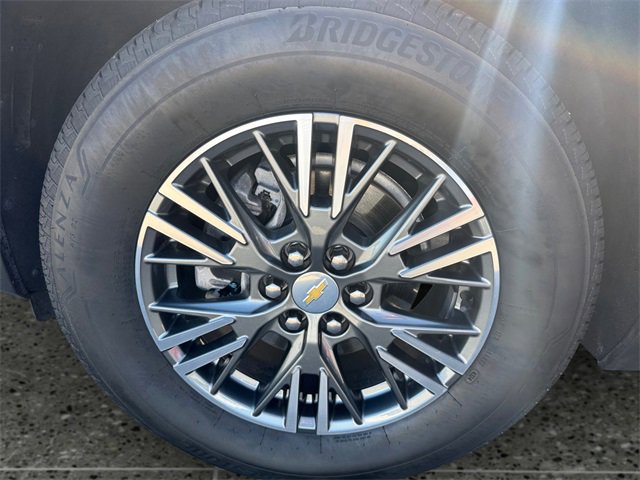 Used 2025 Chevrolet Traverse LT image 14