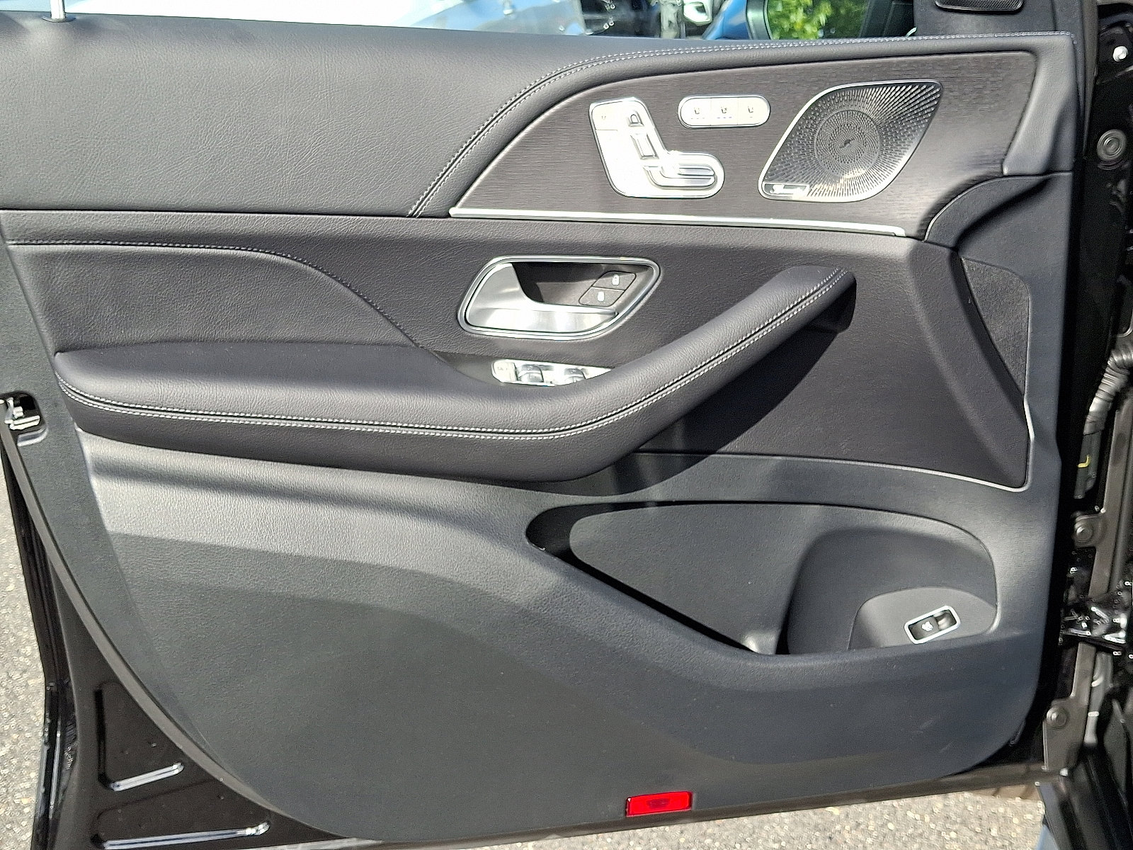 New 2026 Mercedes-Benz GLS 580 4MATIC image 8