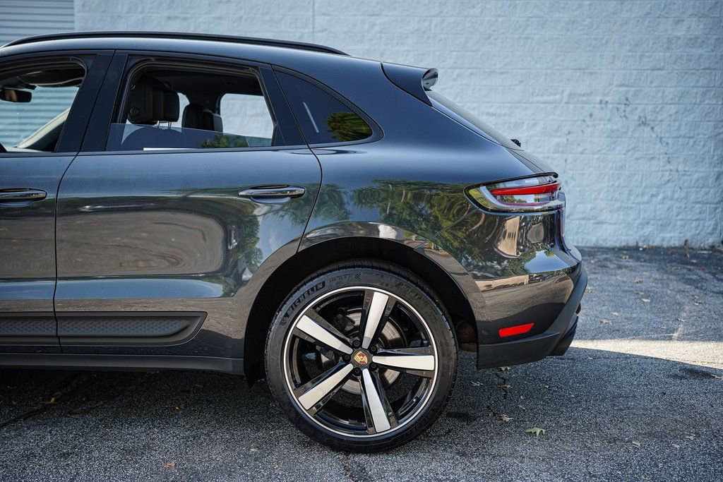 Used 2024 Porsche Macan w/ Premium Plus Package image 12