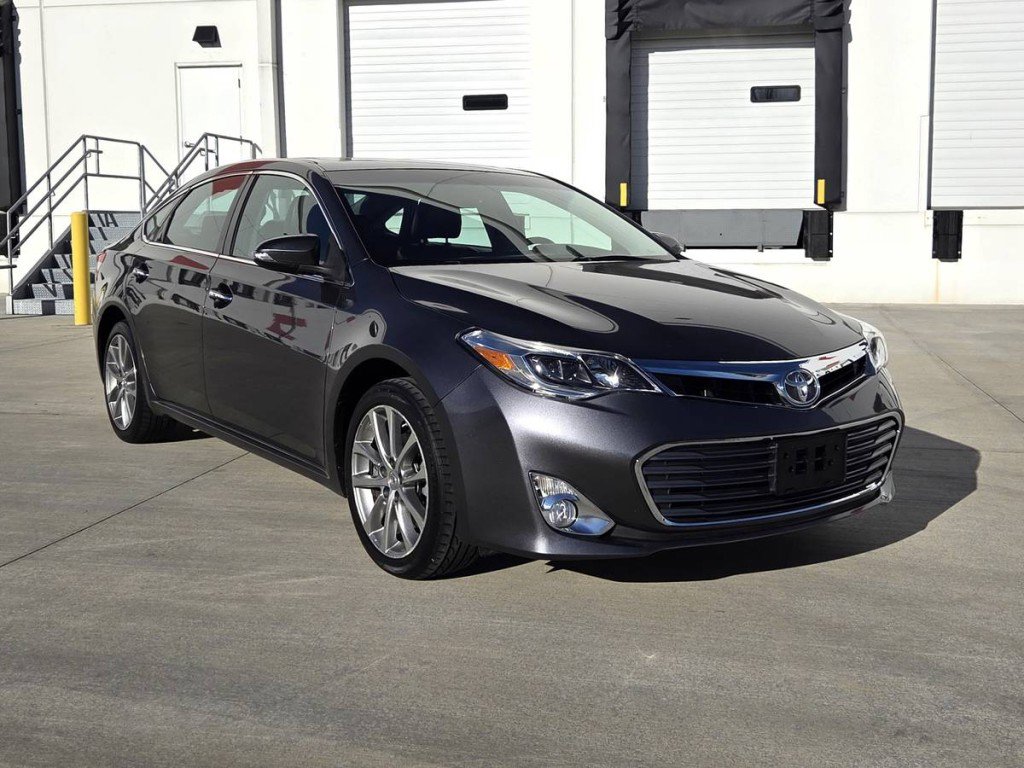 Used 2015 Toyota Avalon XLE Touring image 3