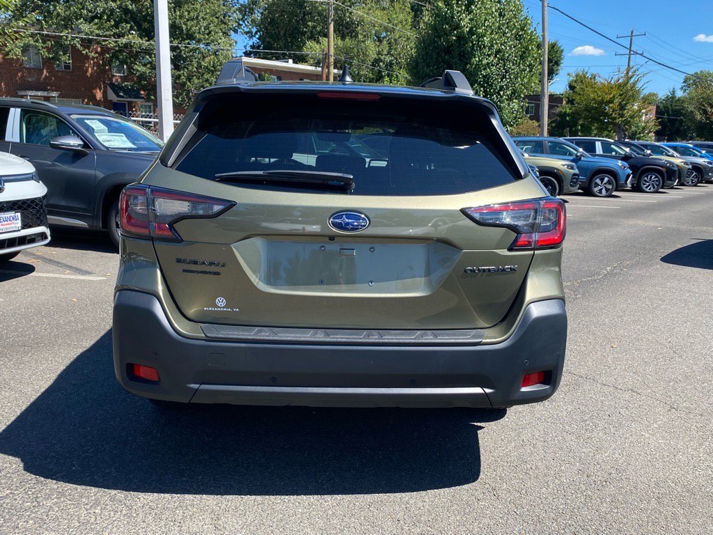 Used 2023 Subaru Outback Onyx Edition image 3