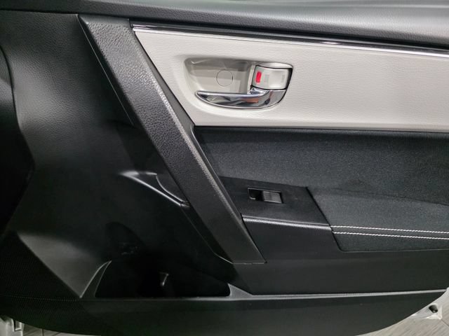 Used 2017 Toyota Corolla LE w/ Carpet Mat Package (TMS) FWD image 13