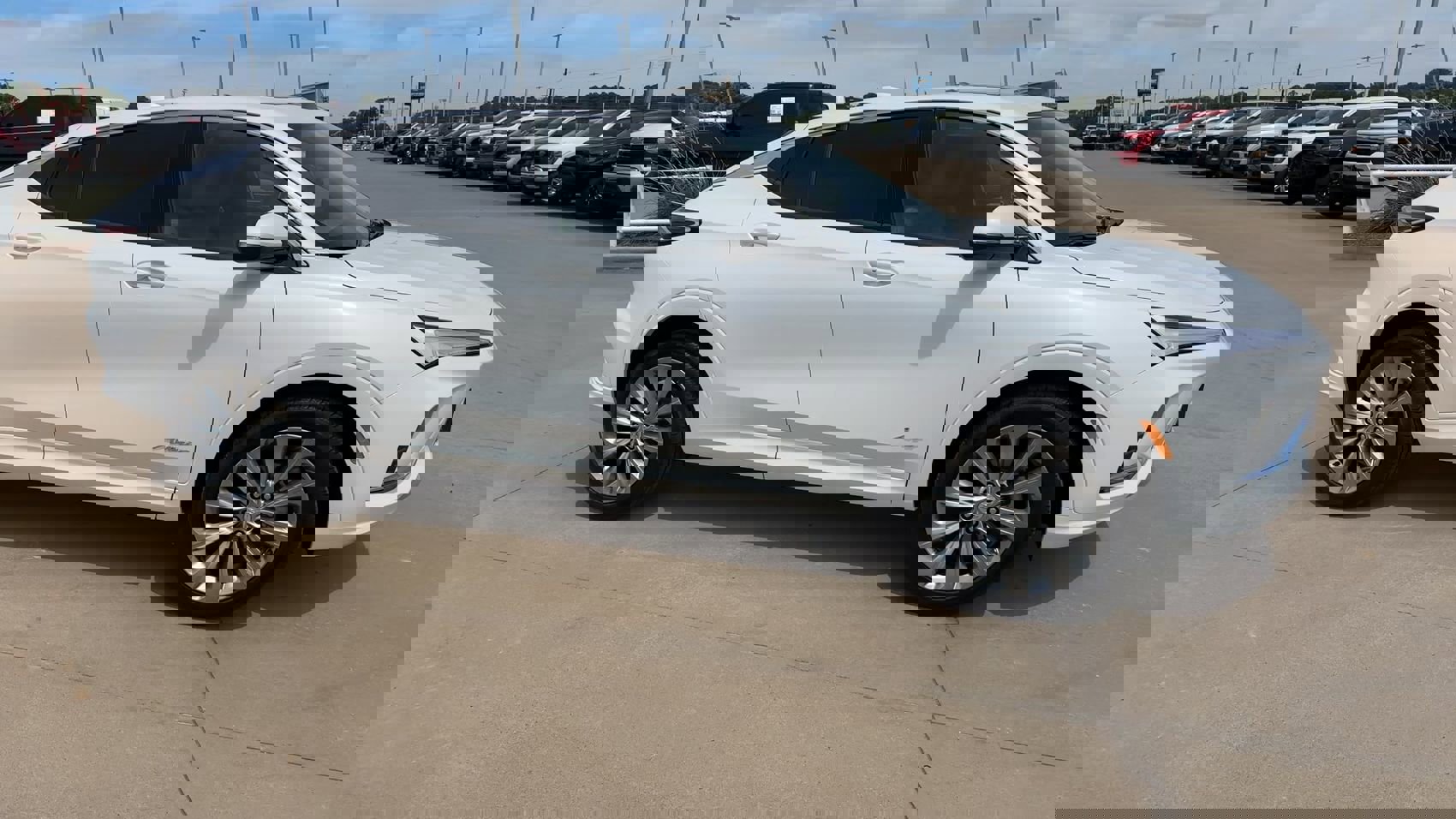 Used 2025 Buick Envista Avenir FWD image 2