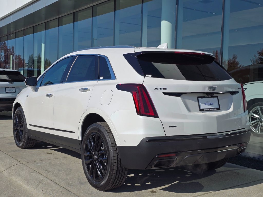New 2026 Cadillac XT5 Premium Luxury w/ LPO, ONYX Package AWD/4WD image 3