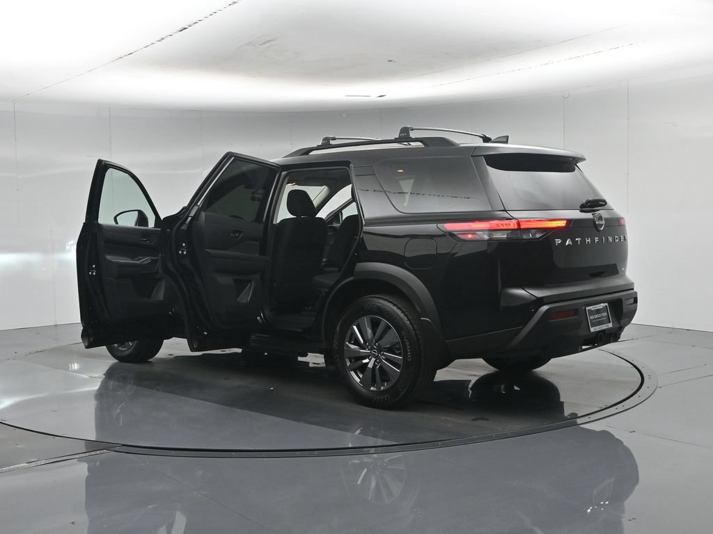 Used 2025 Nissan Pathfinder SV w/ SV Premium Package AWD/4WD image 40
