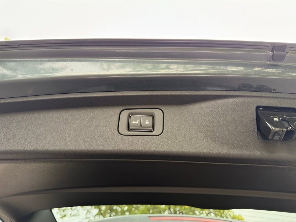 New 2026 Nissan Armada SL w/ Captain's Chari Seat Package image 39