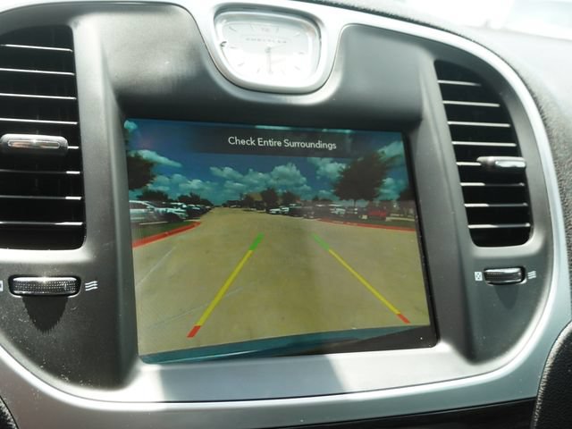 Certified 2022 Chrysler 300 Touring L RWD image 23
