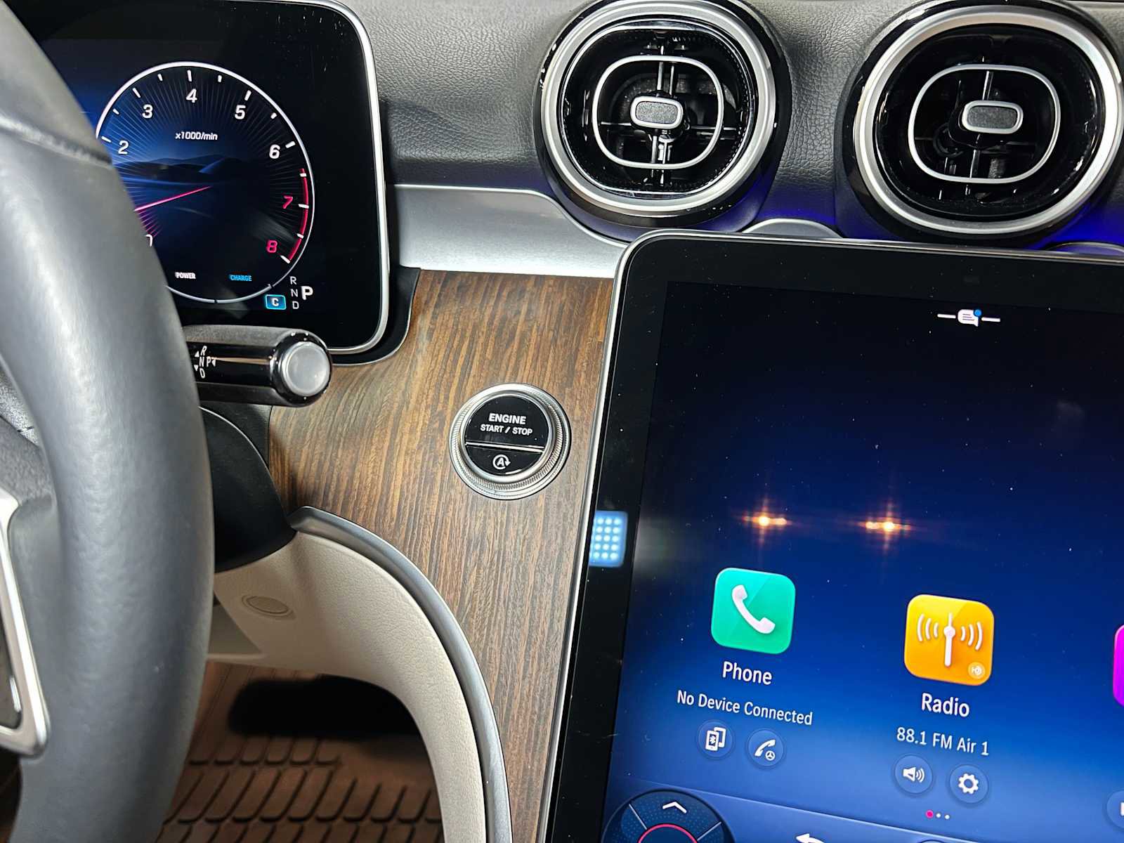 Used 2025 Mercedes-Benz C 300 4MATIC Sedan image 31