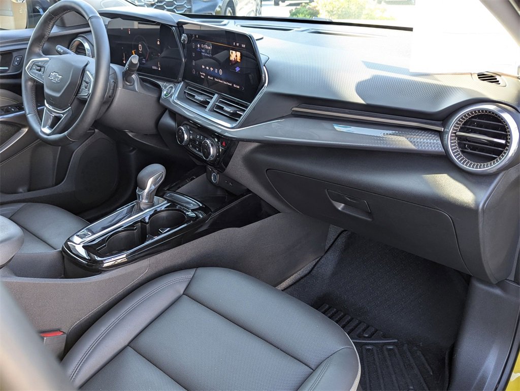 Used 2024 Chevrolet Trax ACTIV w/ Sunroof Package image 29