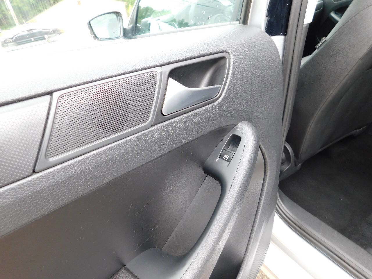 Used 2012 Volkswagen Jetta SE image 16