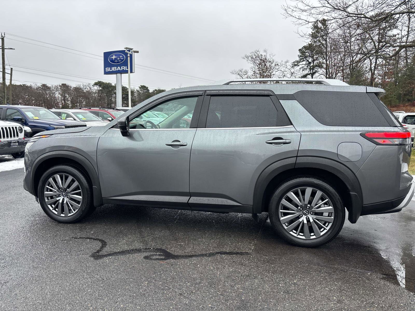 Used 2025 Nissan Pathfinder SL w/ SL Premium Package image 6