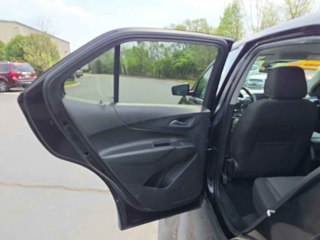 Used 2020 Chevrolet Equinox LT image 32
