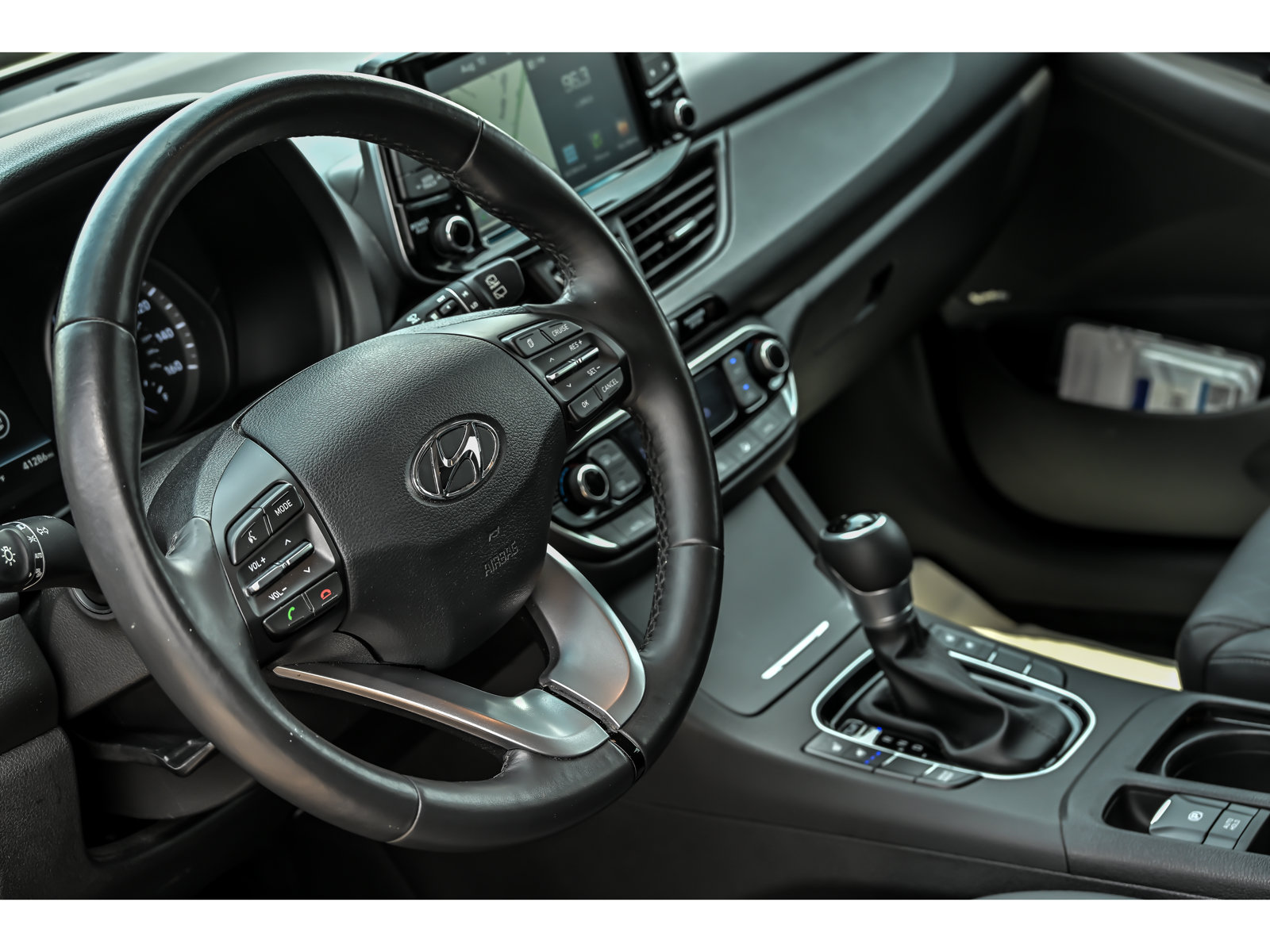 Used 2018 Hyundai Elantra GT w/ Tech Package 03 FWD image 23