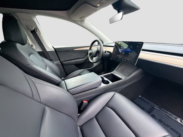 Used 2023 Tesla Model Y Long Range image 27