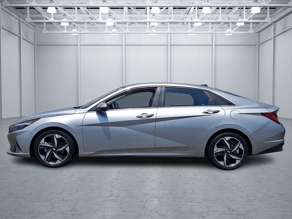 Certified 2022 Hyundai Elantra Limited w/ Preferred Accessory Package FWD image 7
