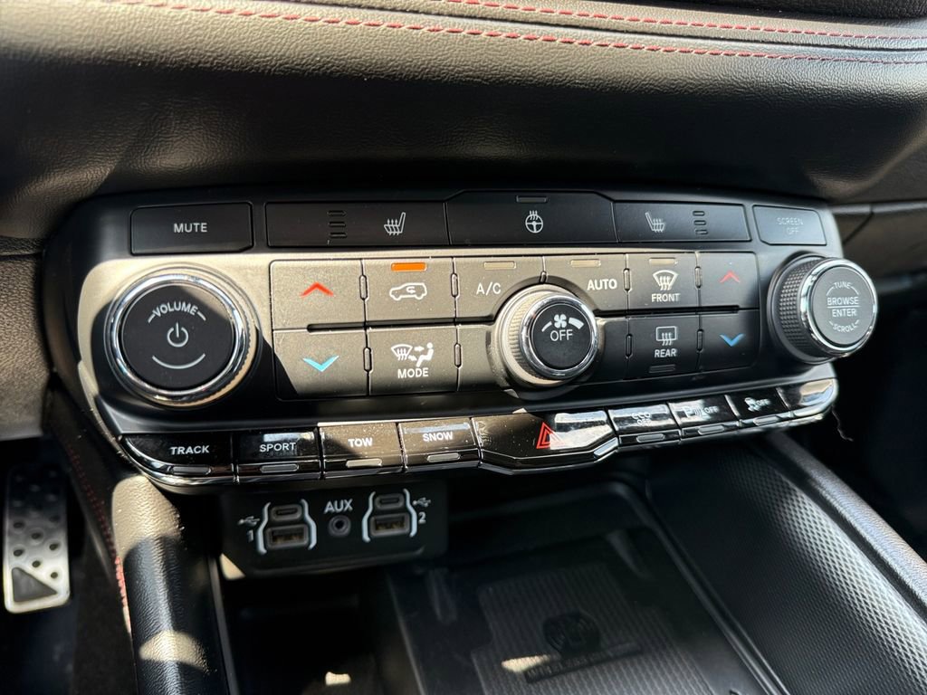 Used 2021 Dodge Durango R/T w/ Tow 'N Go Package AWD/4WD image 18