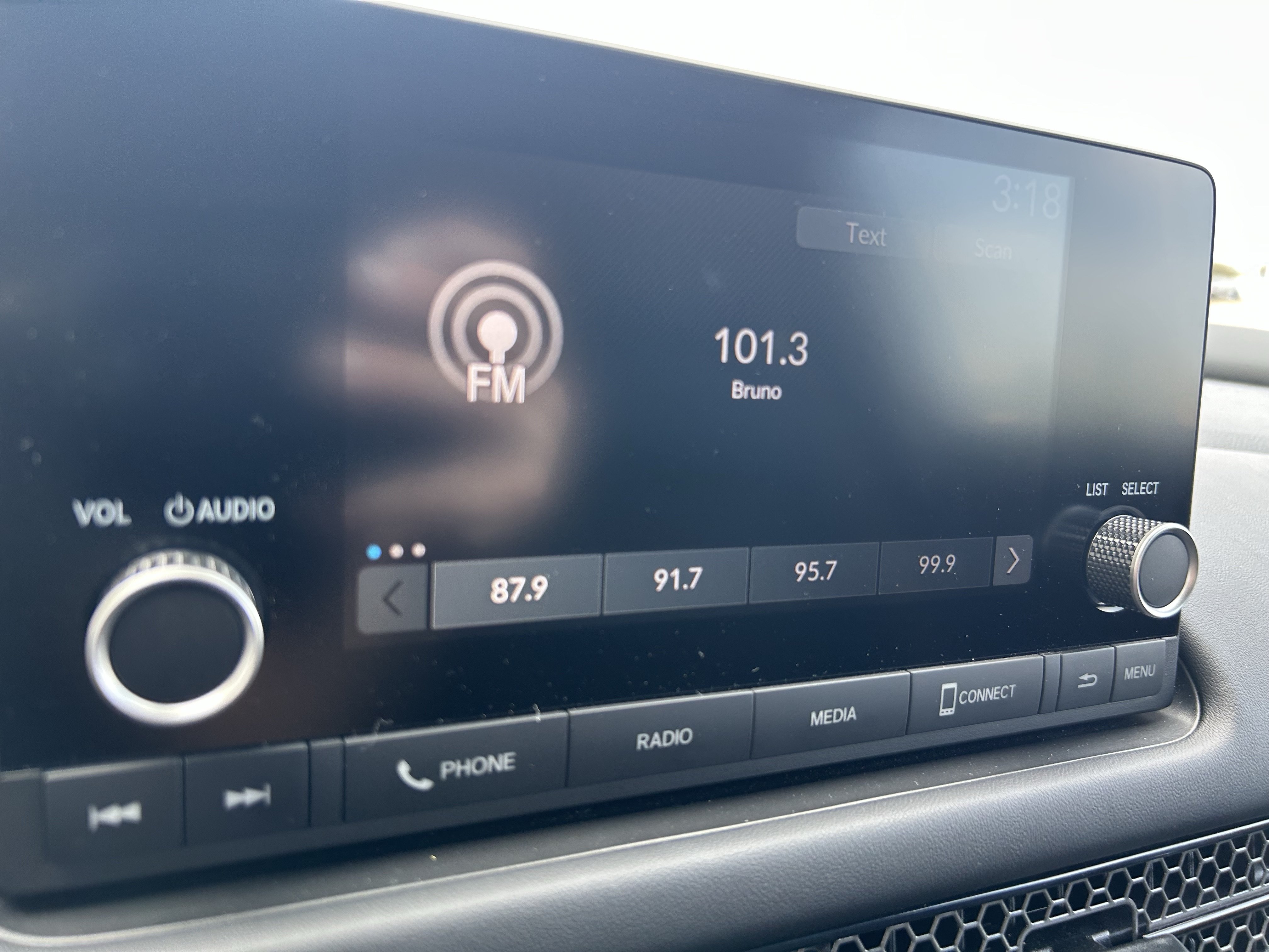 Used 2025 Honda HR-V Sport image 25