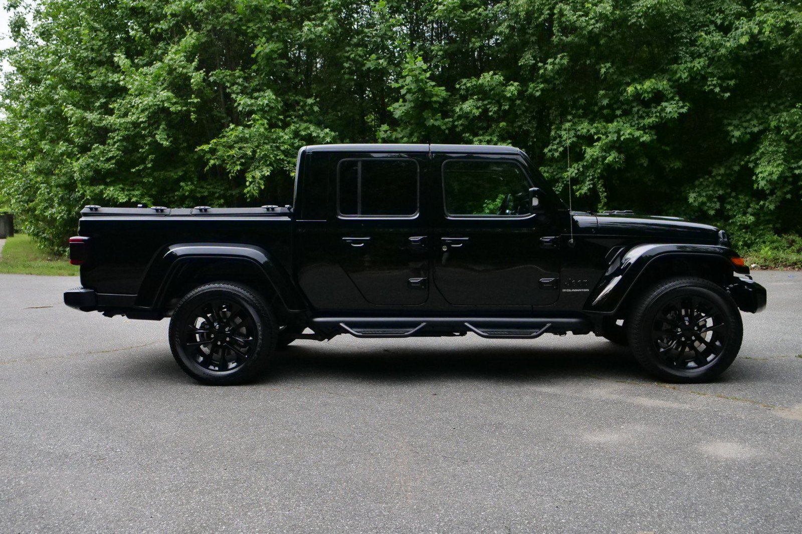 Used 2023 Jeep Gladiator Overland AWD/4WD image 31