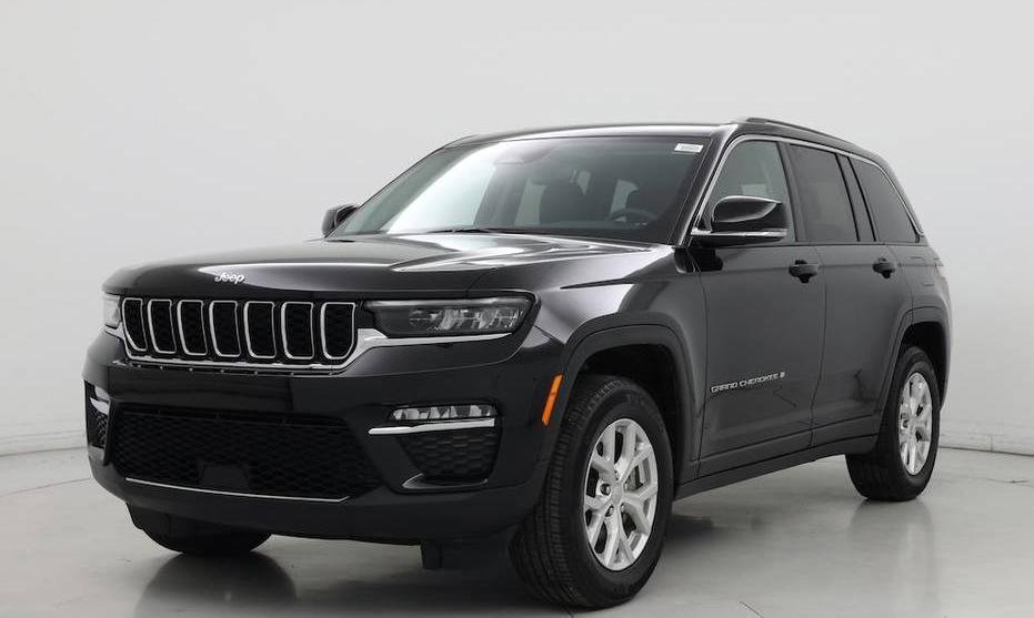 Used 2023 Jeep Grand Cherokee Limited AWD/4WD image 4