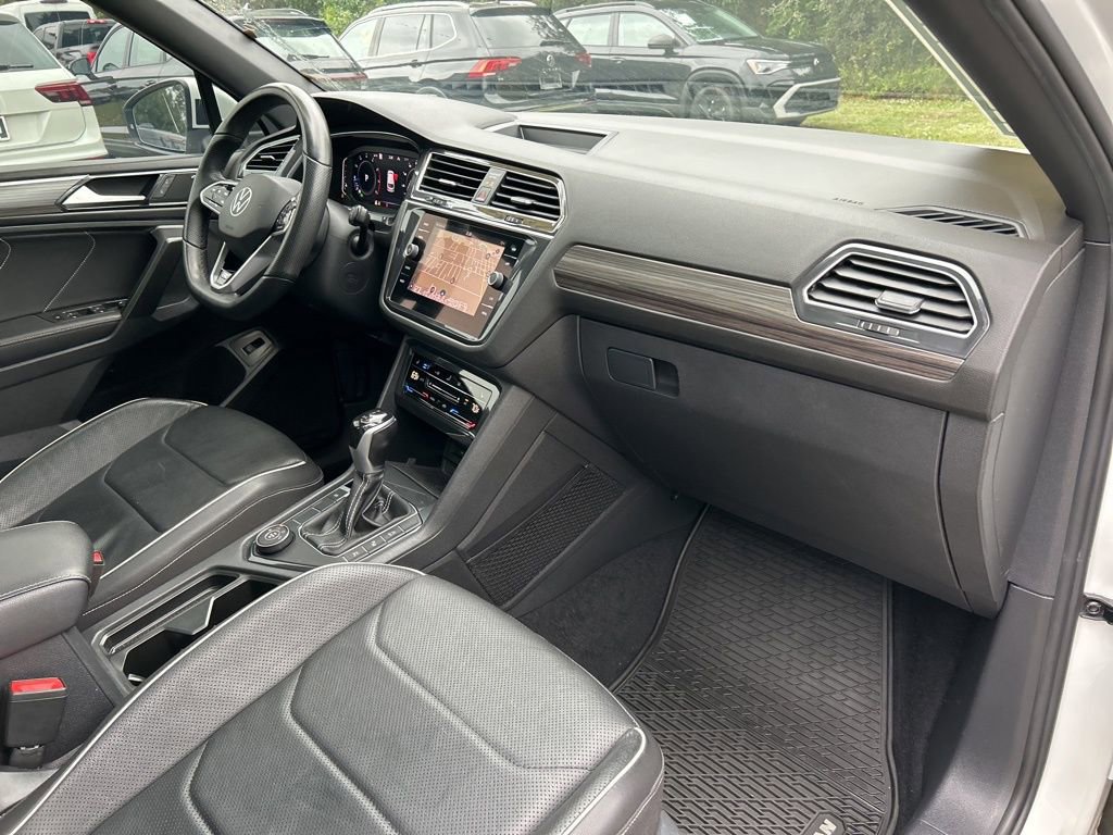 Used 2022 Volkswagen Tiguan SEL R-Line image 46