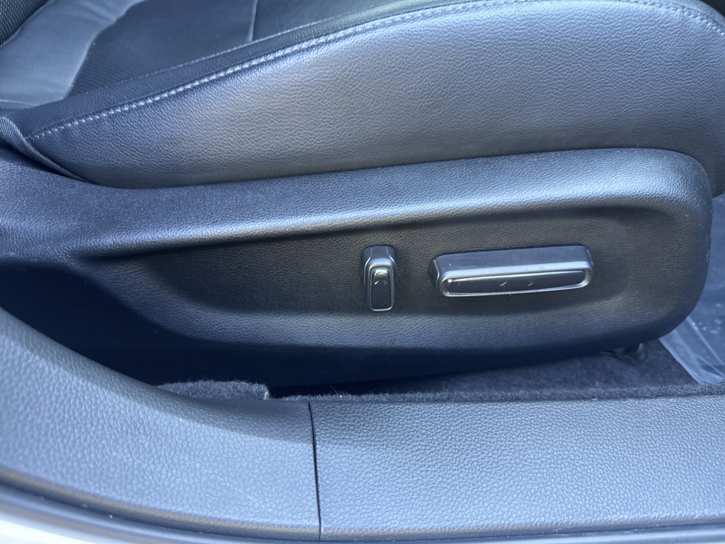 Used 2018 Honda Accord Touring image 15