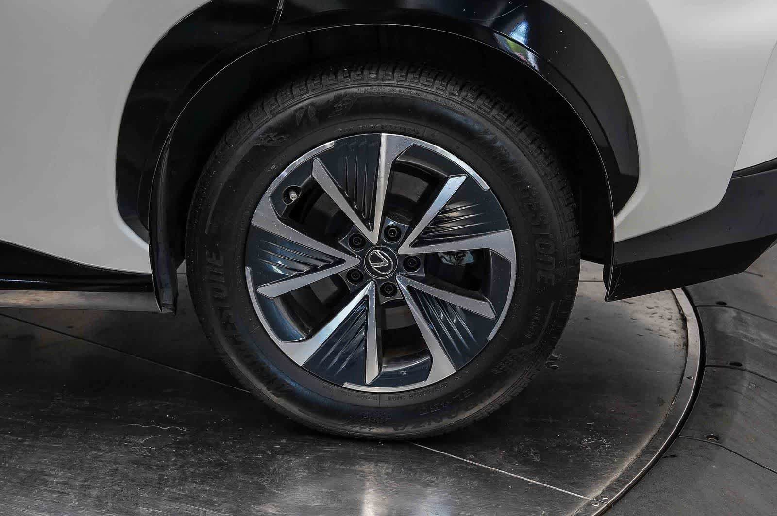 Used 2024 Lexus RZ 300e Premium FWD image 10