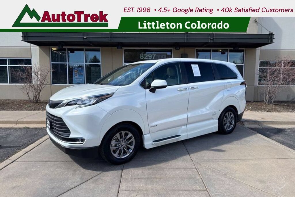 Used 2021 Toyota Sienna XLE AWD/4WD image 1