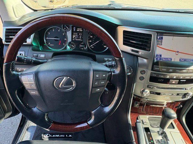 Used 2015 Lexus LX 570 4WD image 23