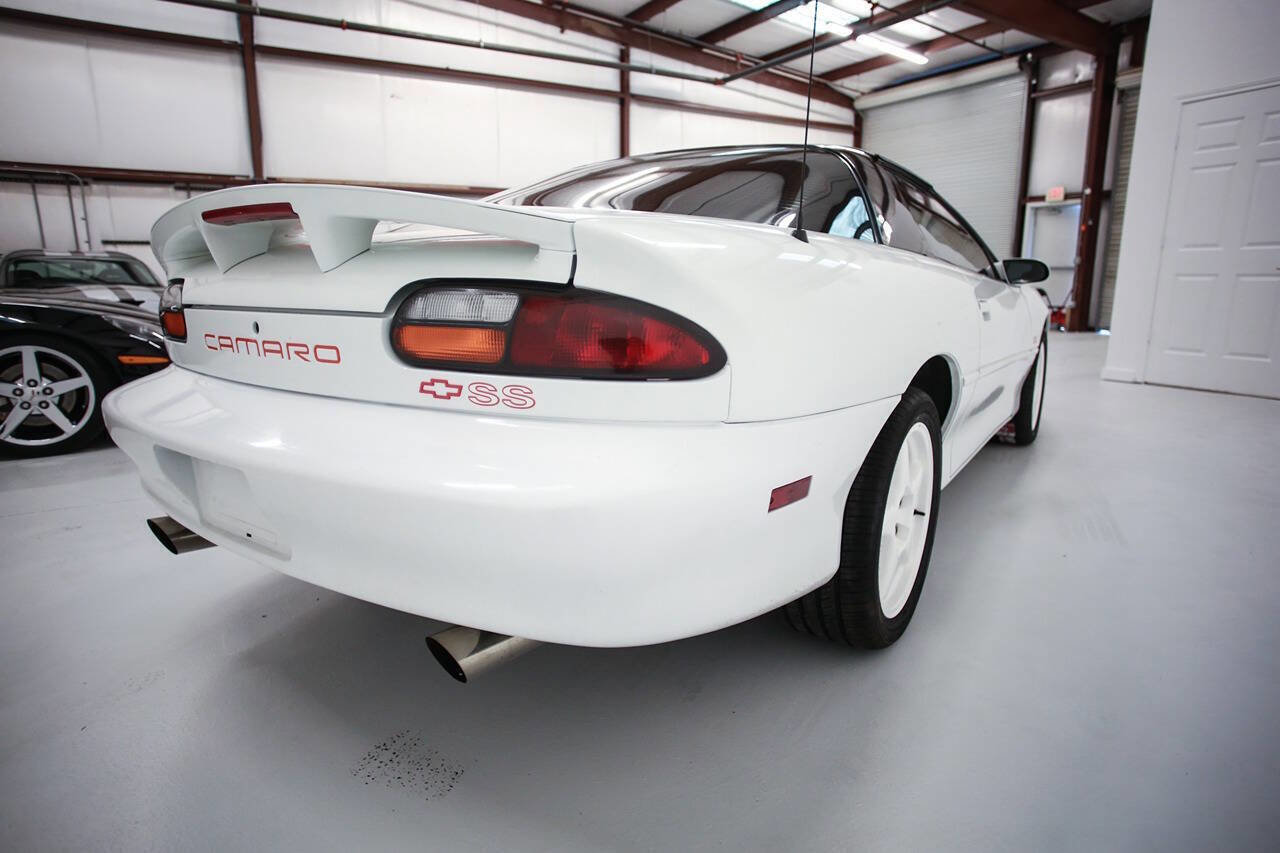 Used 2000 Chevrolet Camaro Z28 w/ SS Performance/Appearance Pkg image 9