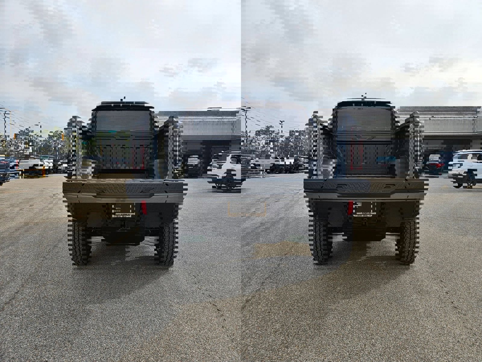 New 2026 GMC Hummer EV 4x4 Crew Cab image 4