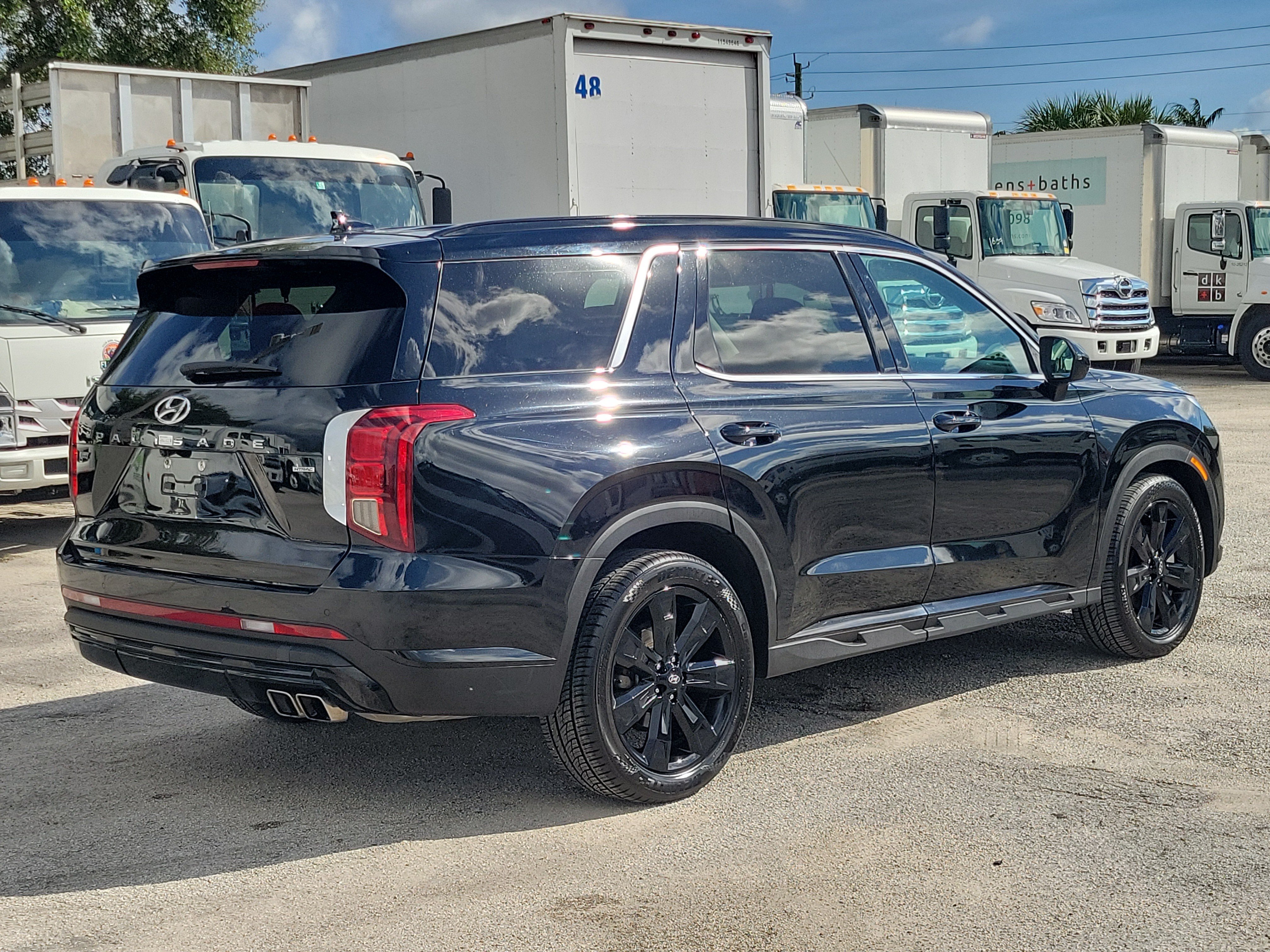 Used 2024 Hyundai Palisade XRT AWD/4WD image 3