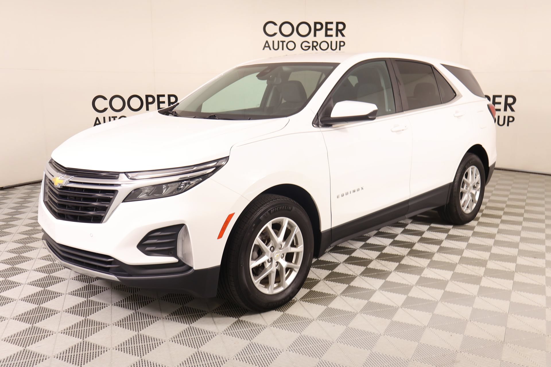 Used 2023 Chevrolet Equinox LT FWD image 10