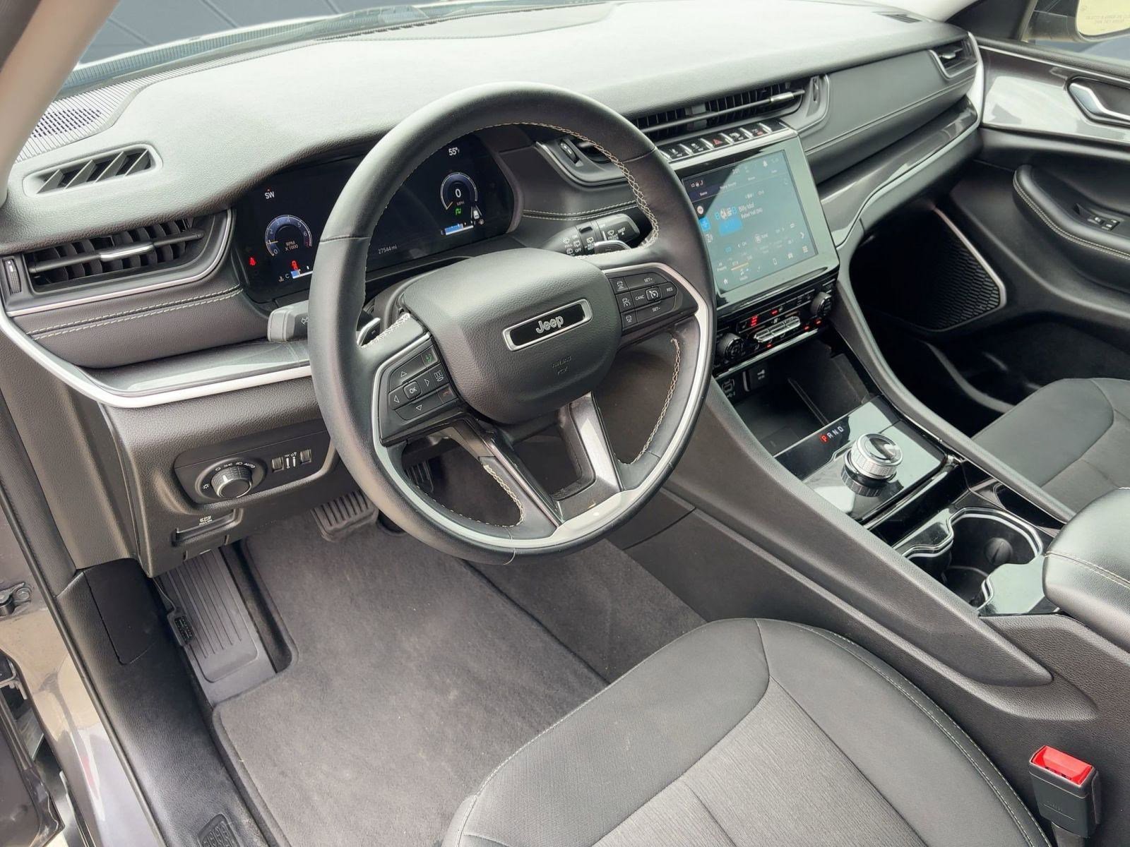 Certified 2022 Jeep Grand Cherokee L Laredo w/ Luxury Tech Group I image 4