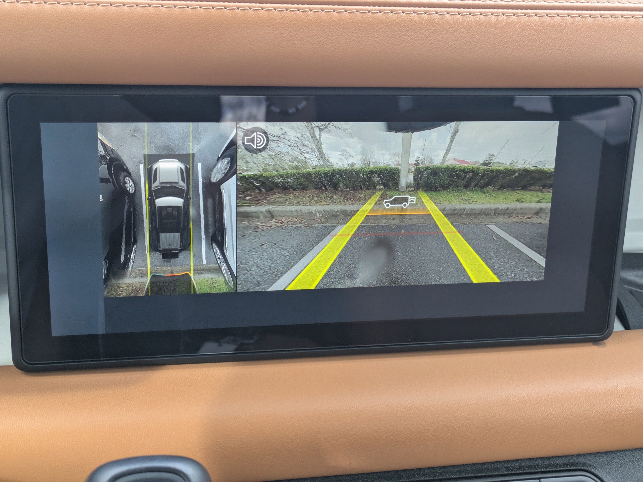 Used 2024 Land Rover Defender 110 SE image 22