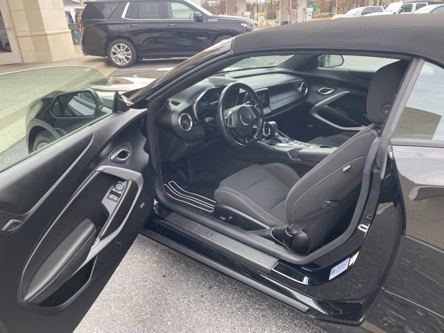 Used 2021 Chevrolet Camaro LT w/ RS Package image 15