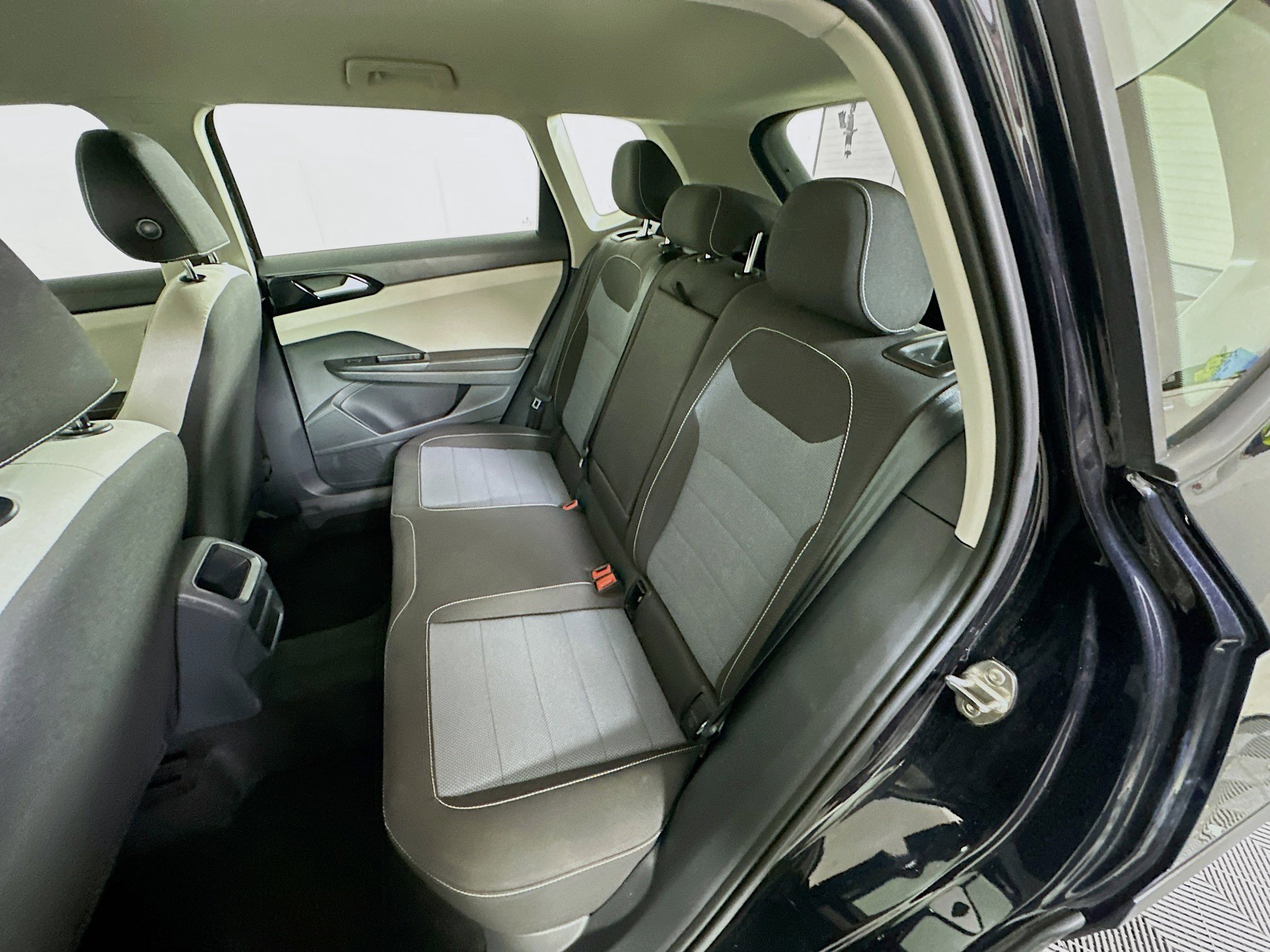 Used 2025 Volkswagen Taos S FWD image 26