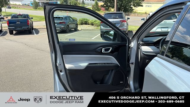Used 2022 Jeep Compass Limited w/ Sun and Sound Group AWD/4WD image 8