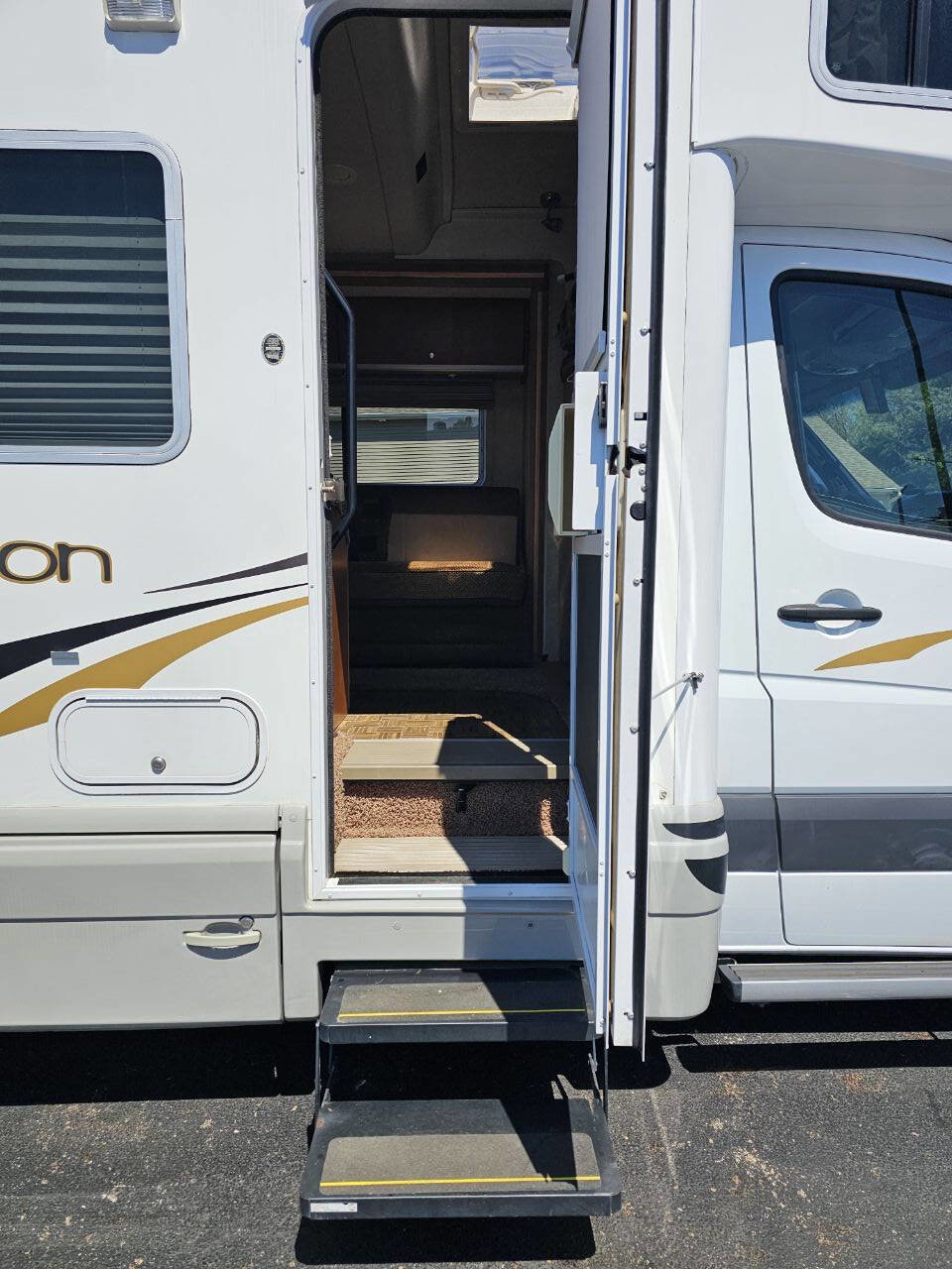 Used 2007 Dodge Sprinter 3500 image 16